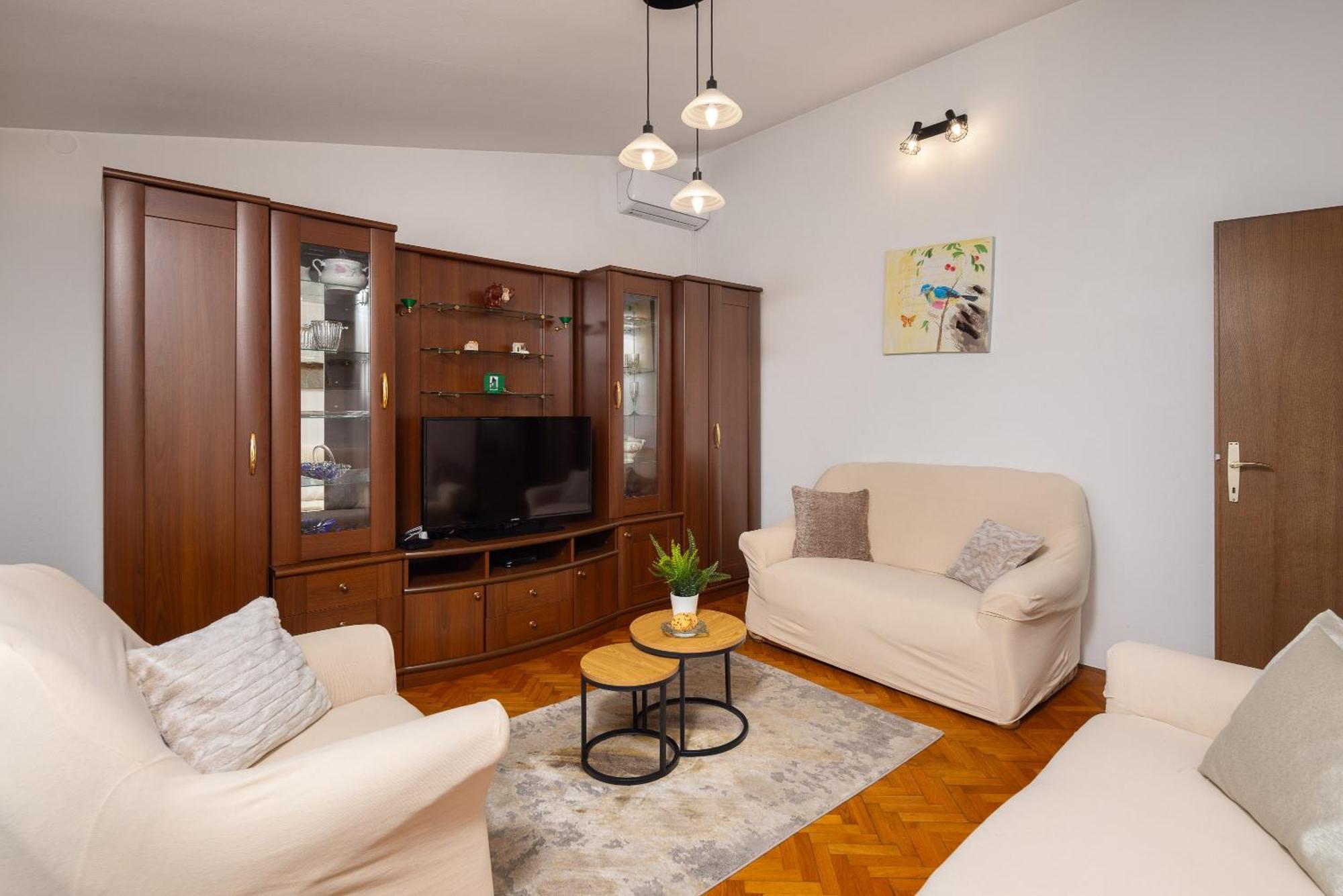 Holiday Residence Maja Katuni Екстер'єр фото