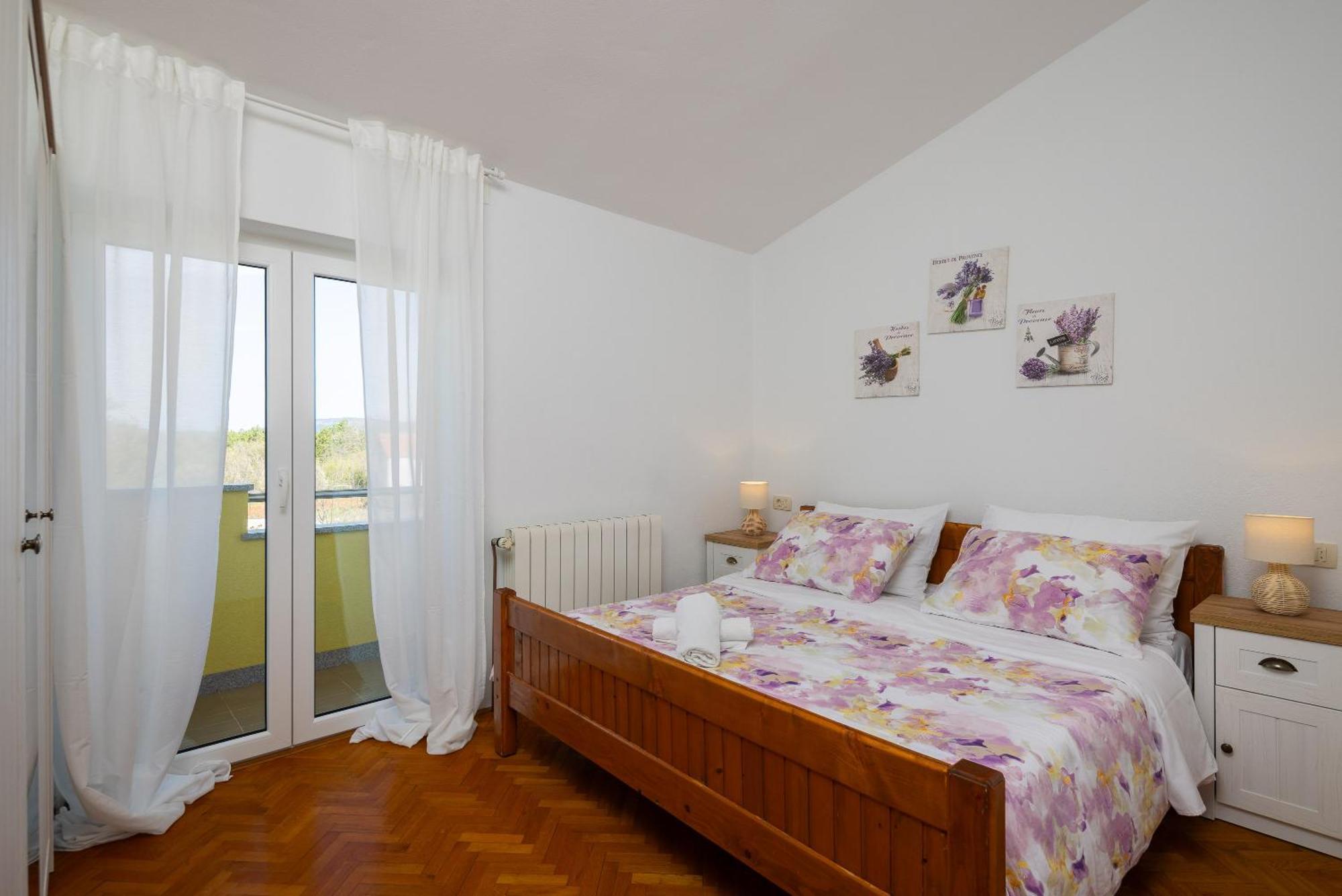 Holiday Residence Maja Katuni Екстер'єр фото