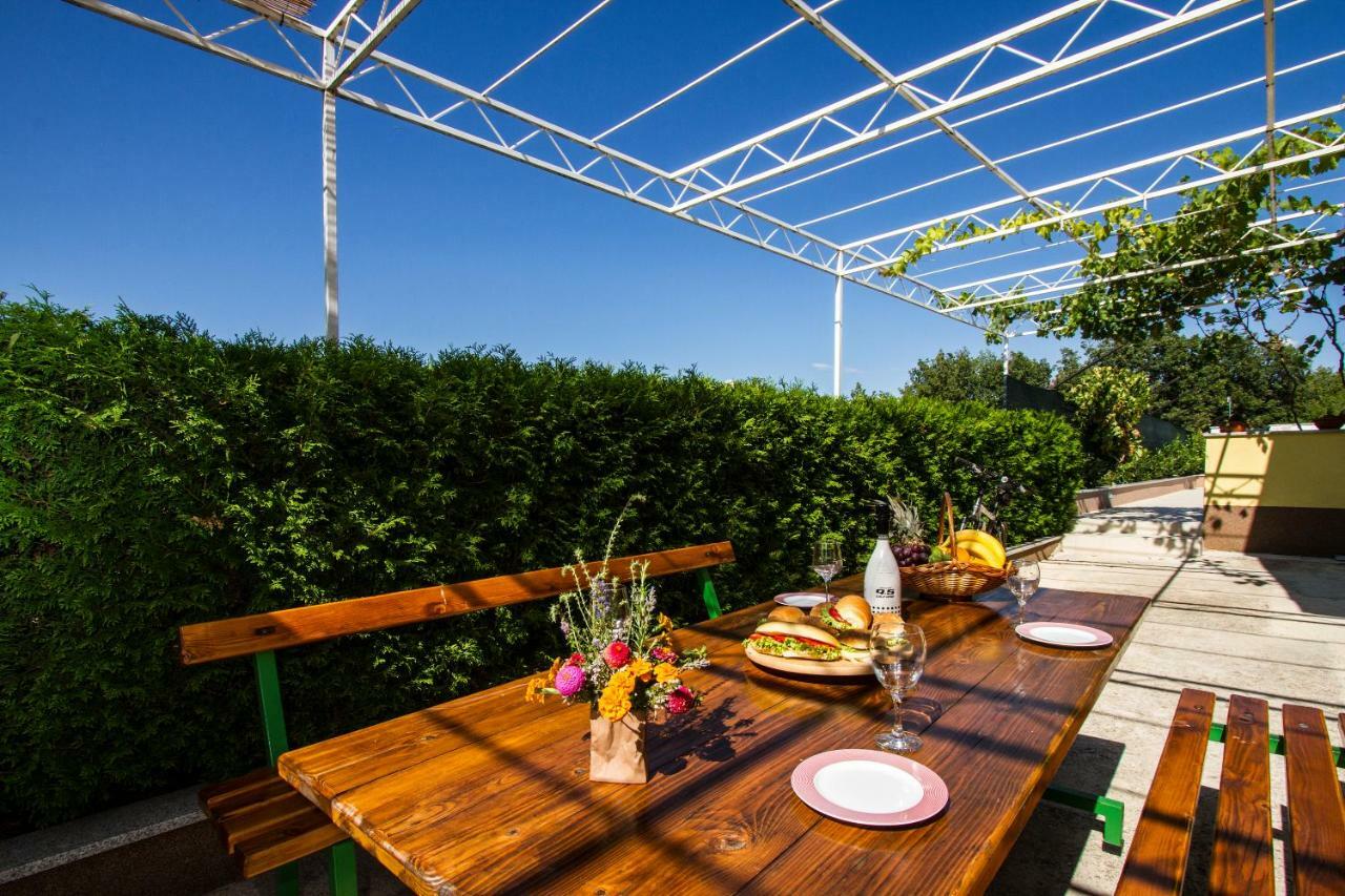 Holiday Residence Maja Katuni Екстер'єр фото