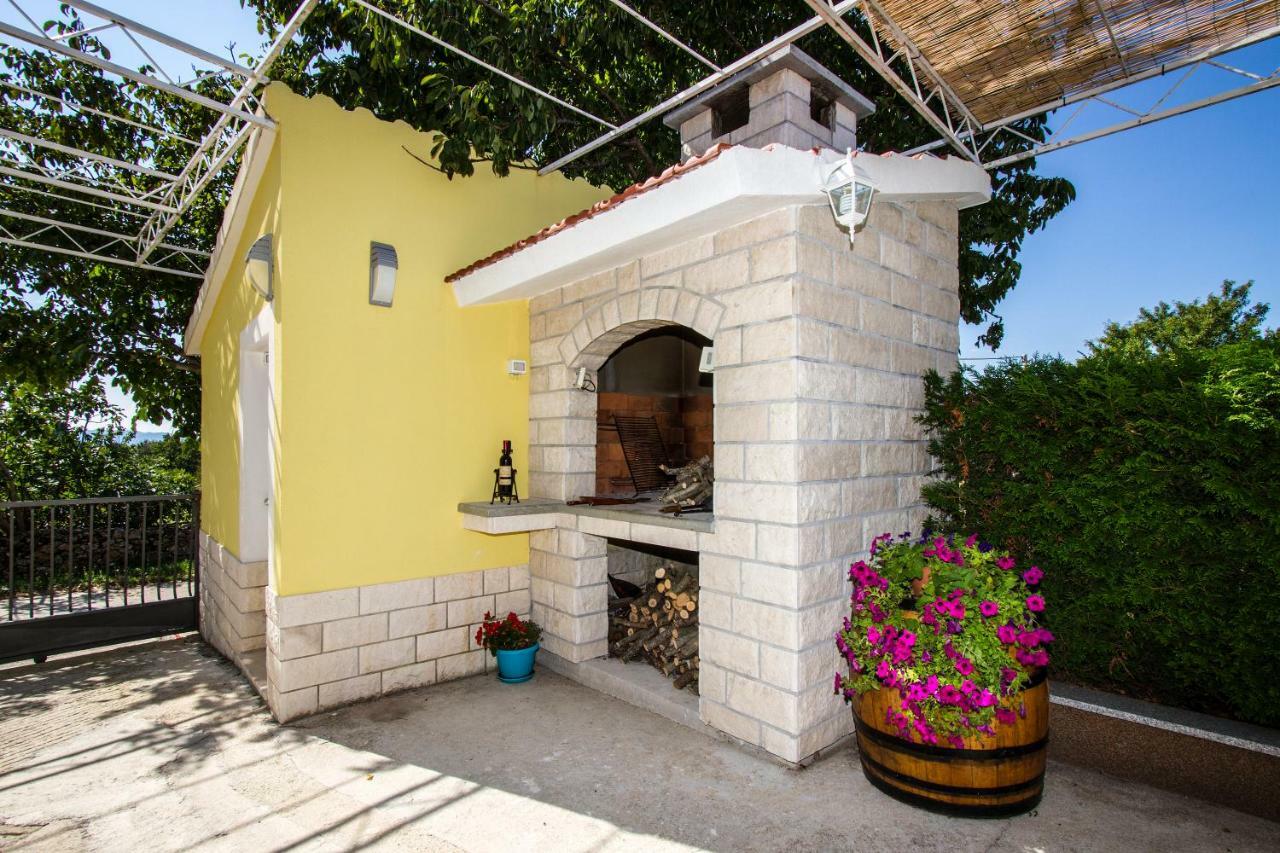 Holiday Residence Maja Katuni Екстер'єр фото