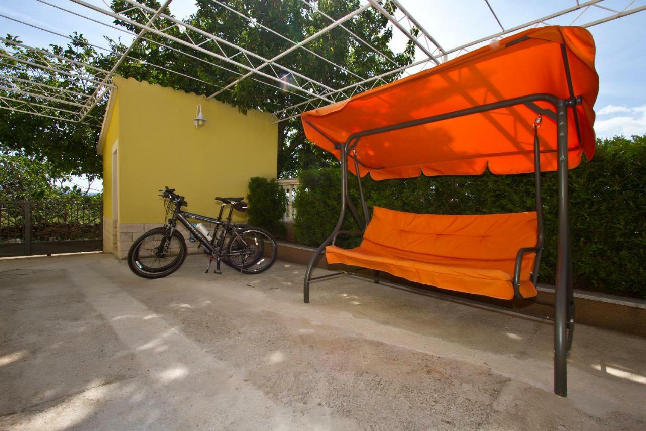 Holiday Residence Maja Katuni Екстер'єр фото
