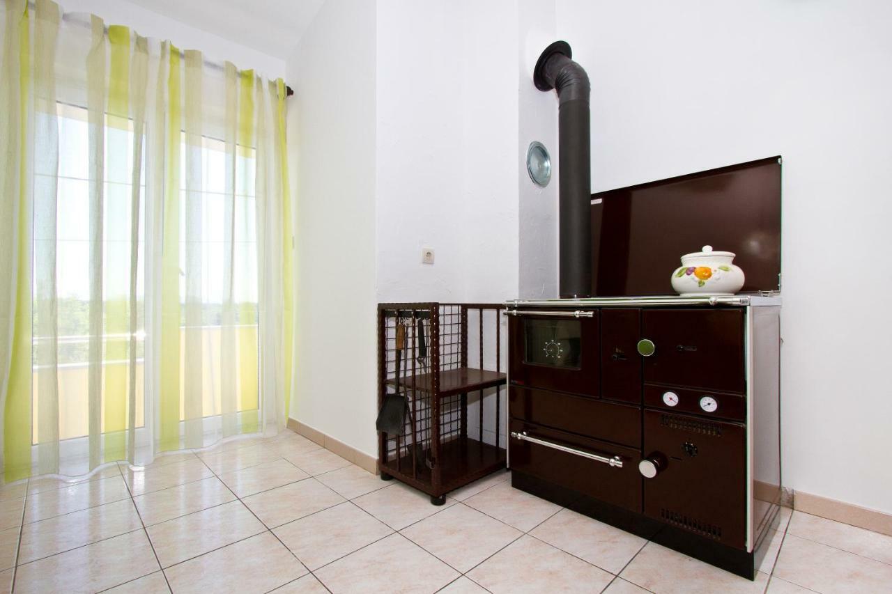 Holiday Residence Maja Katuni Екстер'єр фото